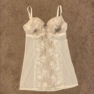 Victoria’s Secret White bride lingerie 36c